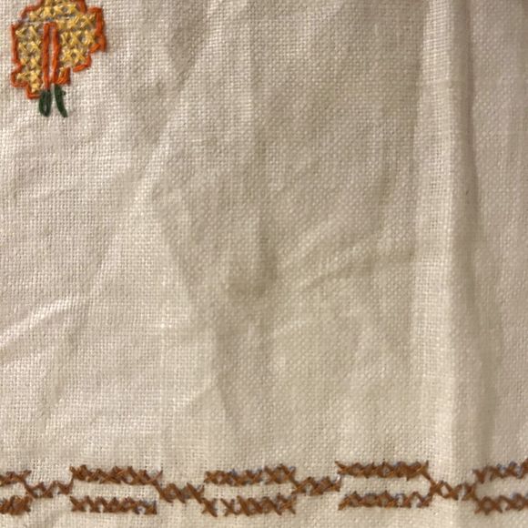 Vintage Hankie Handkerchief Embroidered with Yellow Flowers - Picture 5 of 5